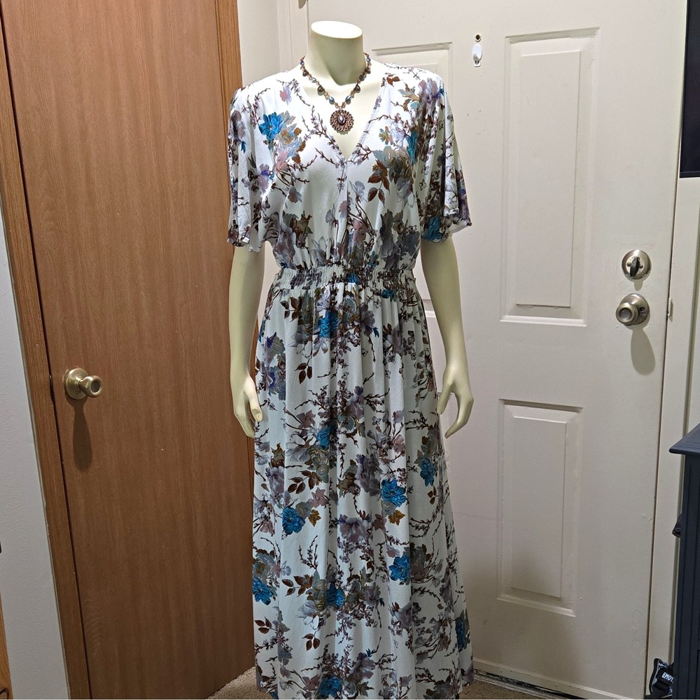 Women's XL Regular White Blue Brown Floral V-Neck Short Sleeve Maxi Dress